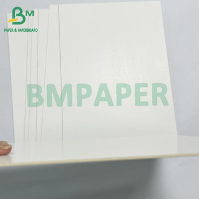 বক্স 700gm মসৃণ পুনর্ব্যবহারযোগ্য উচ্চ বেধ সেলুলোজ বোর্ড