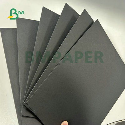 2 মিমি 2.5 মিমি 3 মিমি ভাল শক্ততা শক্ত কালো সাধারণ কার্ডবোর্ড উপহার প্যাকেজ জন্য 35 X 47 ইঞ্চি