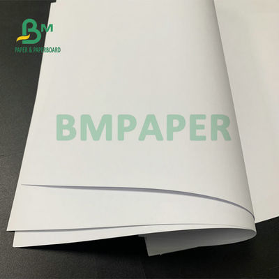 উচ্চ সাদা কাঠবিহীন কাগজ 50 গ্রাম 60 গ্রাম নোটবুক তৈরির জন্য 28 x 40 ইঞ্চি
