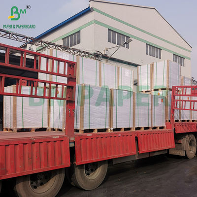ক্যারিয়ার ব্যাগের জন্য 70 গ্রাম সাদা ক্রাফট পেপার অসাধারণ শক্তি 800 x 1000 মিমি