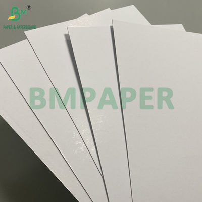 1 মিমি 820 গ্রাম সাদা কার্ডবোর্ড ধূসর মাঝখানে 2 স্তর স্তরিত কার্টন বোর্ড 31 &quot;x 43&quot;