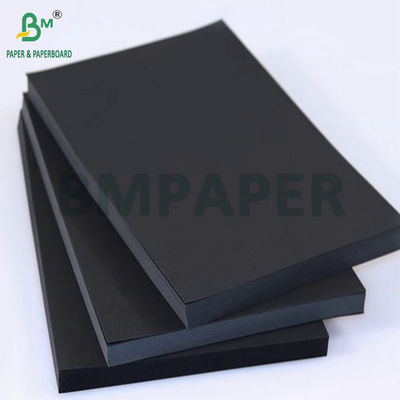 300 গ্রাম 350 গ্রাম 65 x 90 সেমি উপহার বাক্সের জন্য অ-আচ্ছাদিত কালো ক্রাফট কাগজ