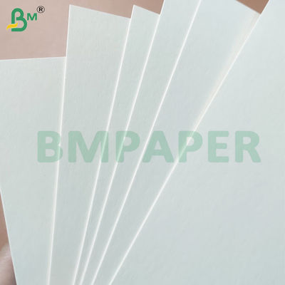 ক্রীম রঙের অ-আচ্ছাদিত জল শোষণকারী কাগজের শীট