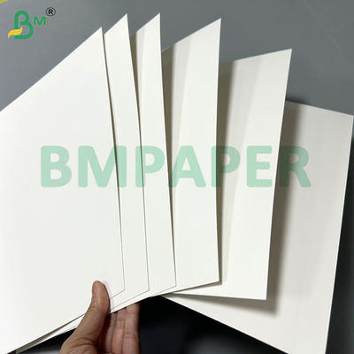 ব্যাটারি প্যাকেজিংয়ের জন্য 250gsm 300gsm কোটিং করা 1 সাইড সাদা ব্লিস্টার কার্ডবোর্ড FBB 61x86cm