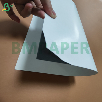 310gsm 320gsm গ্লোসি সি 2 এস ব্ল্যাক কোর পেপার গেমিং কার্ডের জন্য A3 A4 উচ্চ অপ্যাক্টিভিটি