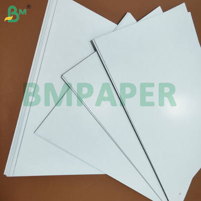 310gsm 320gsm গ্লোসি সি 2 এস ব্ল্যাক কোর পেপার গেমিং কার্ডের জন্য A3 A4 উচ্চ অপ্যাক্টিভিটি
