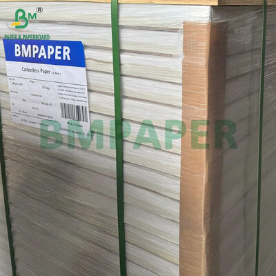 70G 80G কার্বনহীন কাগজ উপরের মুখ রঙিন পিছনের মুখ সাদা 70cm X 100cm