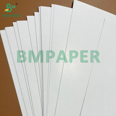 310GSM 320GSM অ্যান্টি-ফাল্গ লাইটপ্রুফ ব্ল্যাক কোর কার্ডবোর্ড ট্রেডিং কার্ড গেমসের জন্য