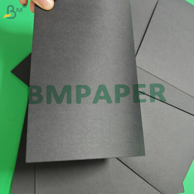 400gsm 700gsm Cartulina negra For Gift Box 500 x 700 mm Smooth Matte Finish